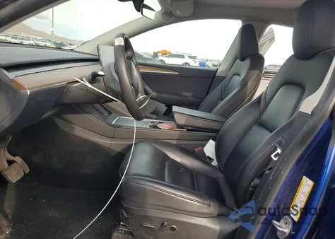 2024 Tesla Model Y z USA, uszkodzony, nr VIN 7SAYGDED4RF121780